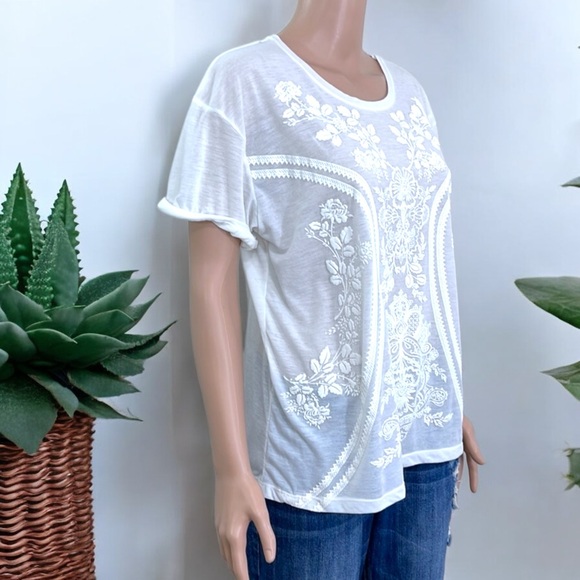 NEW Forever 21 Embossed Rolled-Up Sleeve Top - Picture 12 of 16